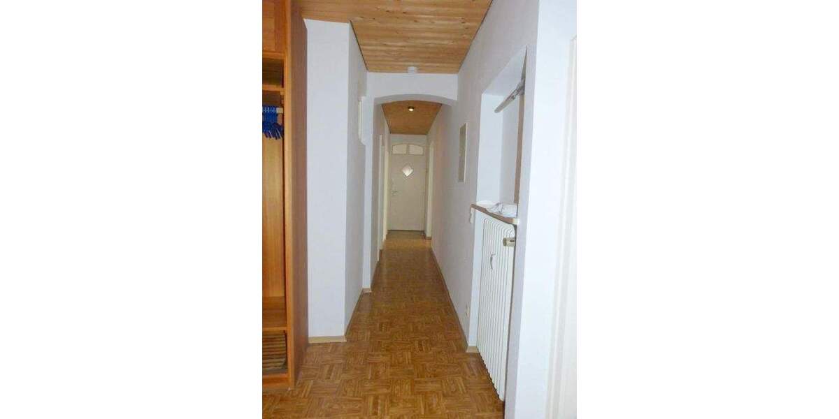 Etagenwohnung Burglengenfeld - 4 Zimmer, 127 m&sup2;, 850&euro; | Angebot:25070508