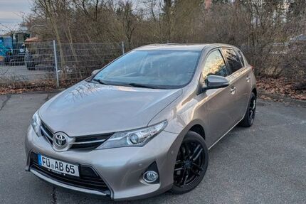 Toyota Auris 93.000 km 8.300 &euro; Fürth 90766