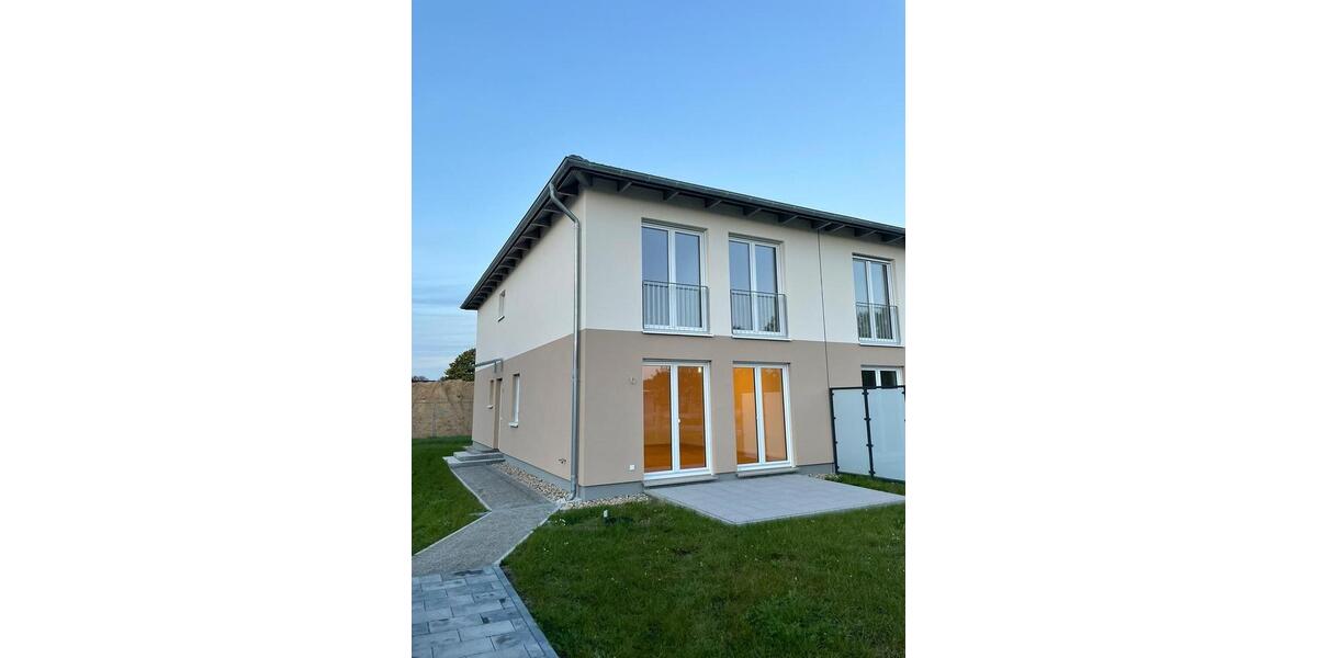 140qm Neubau-Doppelhaushälfte mit 6 Zimmern inkl. EBK, Parkett, elek. Rollläden, Zaun, 2 Pkw-Plätze 6 zimmer