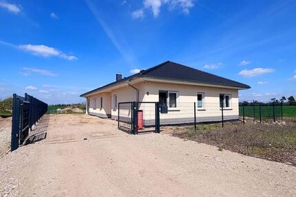 Haus Arneburg - 7 Zimmer, 138 m&sup2;, 419.000&euro; | Angebot:26361297