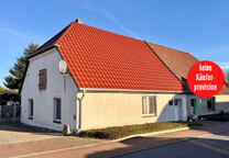 HORN ImmobilieN ++ Woggersin bei Neubrandenburg, Doppelhaushälfte mit großem Grundstück