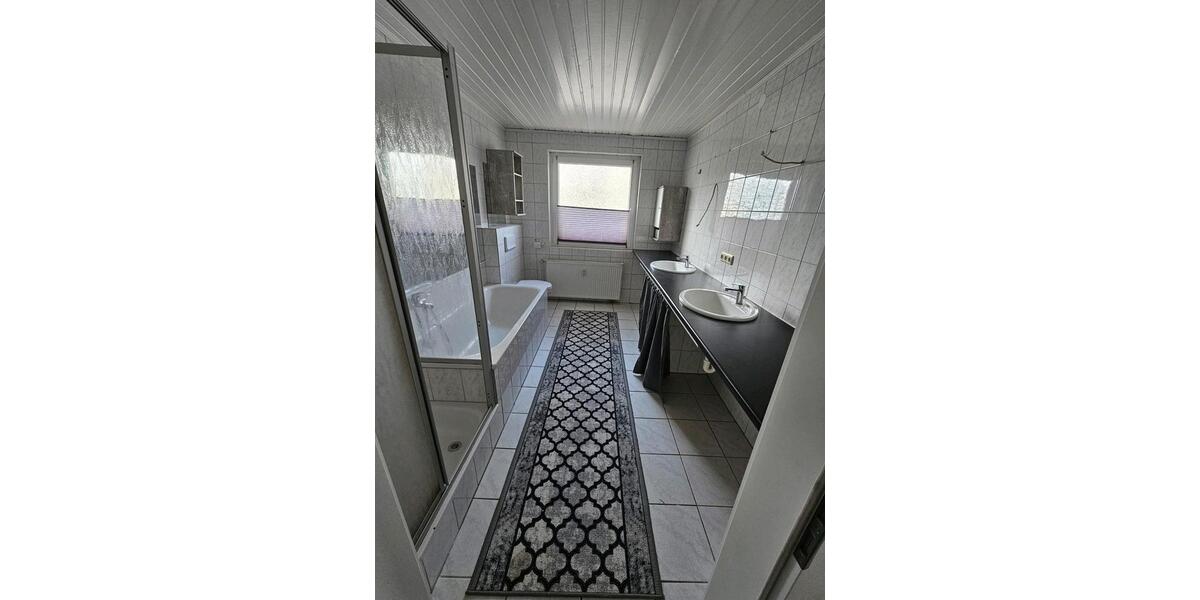 Erdgeschoßwohnung Faßberg - 3 Zimmer, 120 m&sup2;, 850&euro; | Angebot:25165133