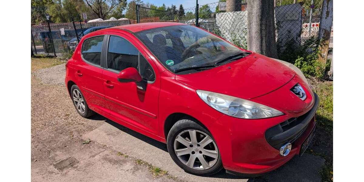 Peugeot 207 200.678 km 900 &euro; Berlin-Karlshorst 10318