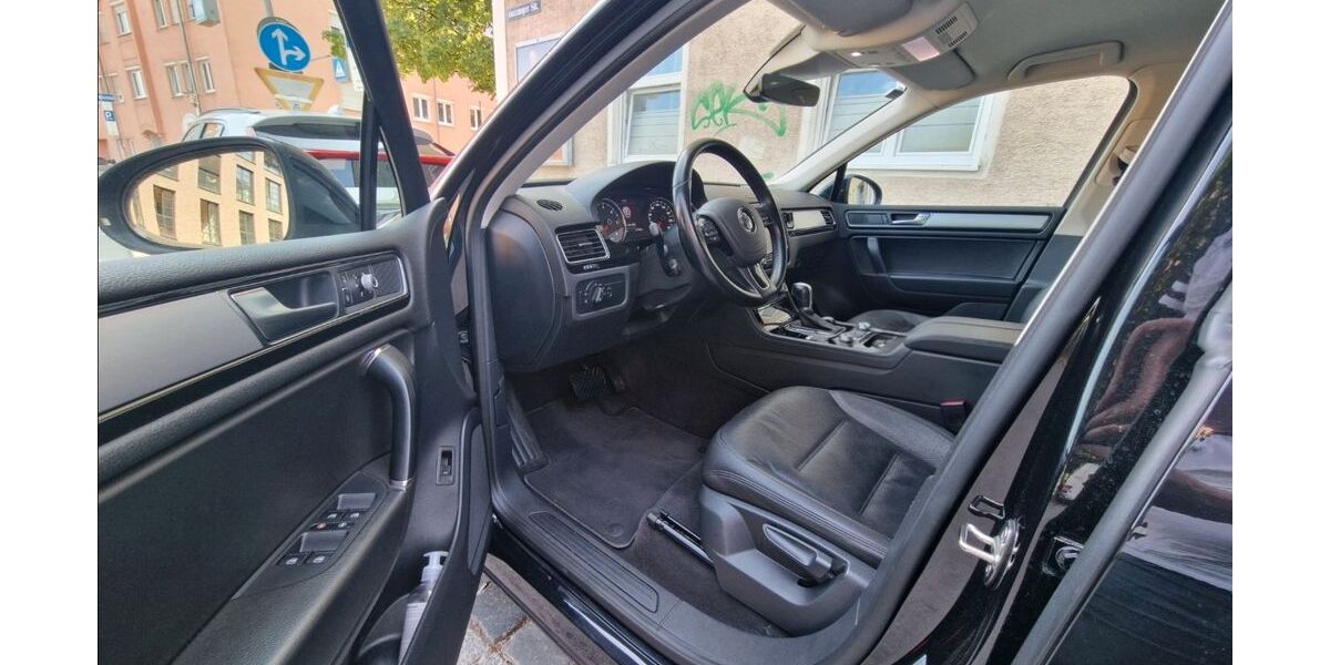 VW Touareg 143.000 km 24.800 &euro; München 81371