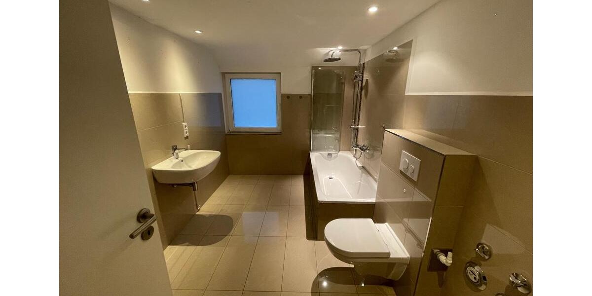 Maisonettenwohnung Itzehoe - 3 Zimmer, 93 m&sup2;, 880&euro; | Angebot:25021999