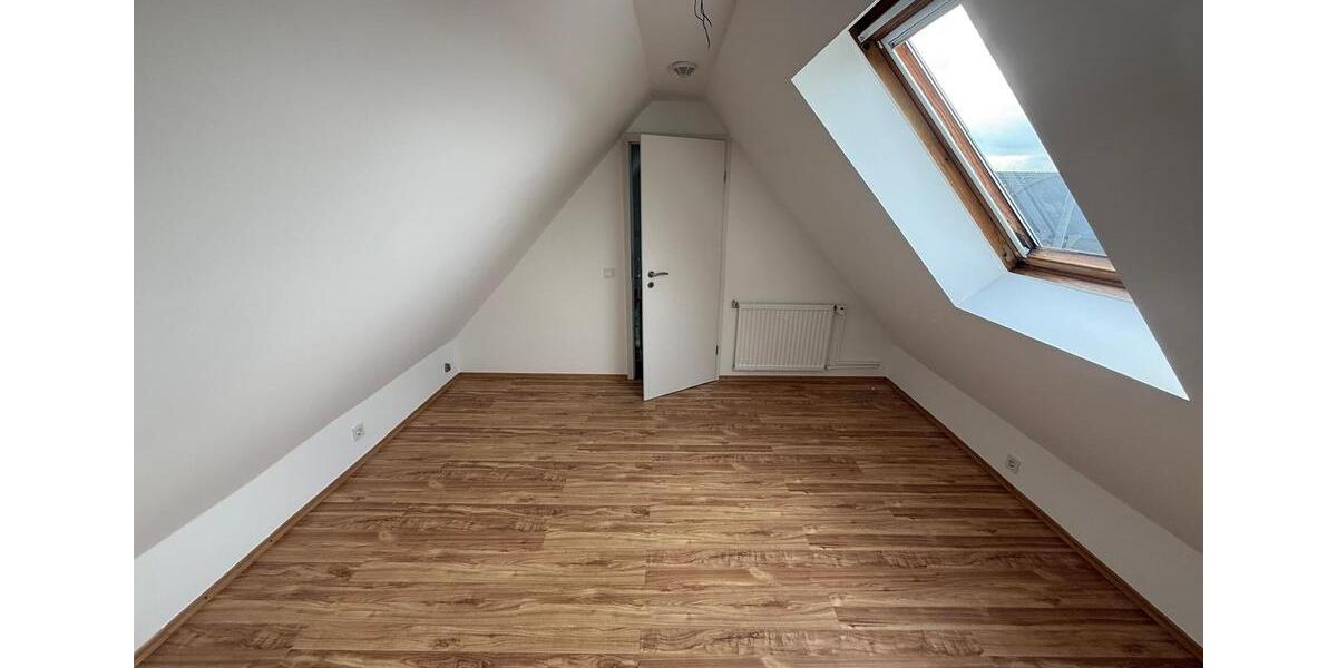 Maisonettenwohnung Niederkassel - 3 Zimmer, 83 m&sup2;, 1.050&euro; | Angebot:25216821