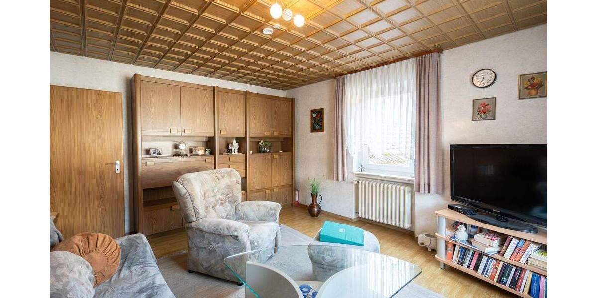 Mehrfamilienhaus, Wohnhaus Strahlungen - 6 Zimmer, 164 m&sup2;, 240.000&euro; | Angebot:25738674