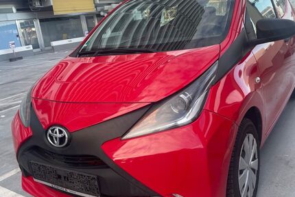 Toyota Aygo (X) 46.850 km 5.200 &euro; München 80809