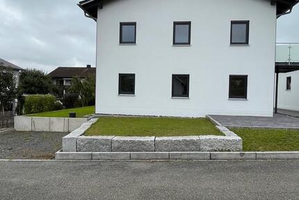 Neuwertiges, exklusives Zweifamilienhaus - sonnige Lage in Rötz 6 zimmer