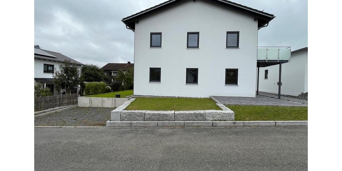 Neuwertiges, exklusives Zweifamilienhaus - sonnige Lage in Rötz 6 zimmer