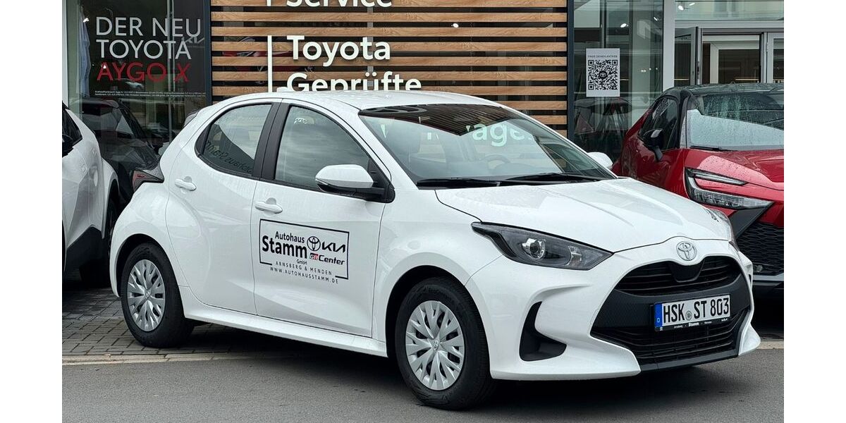 Toyota Yaris 2.000 km 23.790 &euro; Arnsberg-Neheim 59755