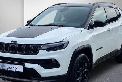 Jeep Compass 15.983 km 24.899 &euro; Wunsiedel 95632