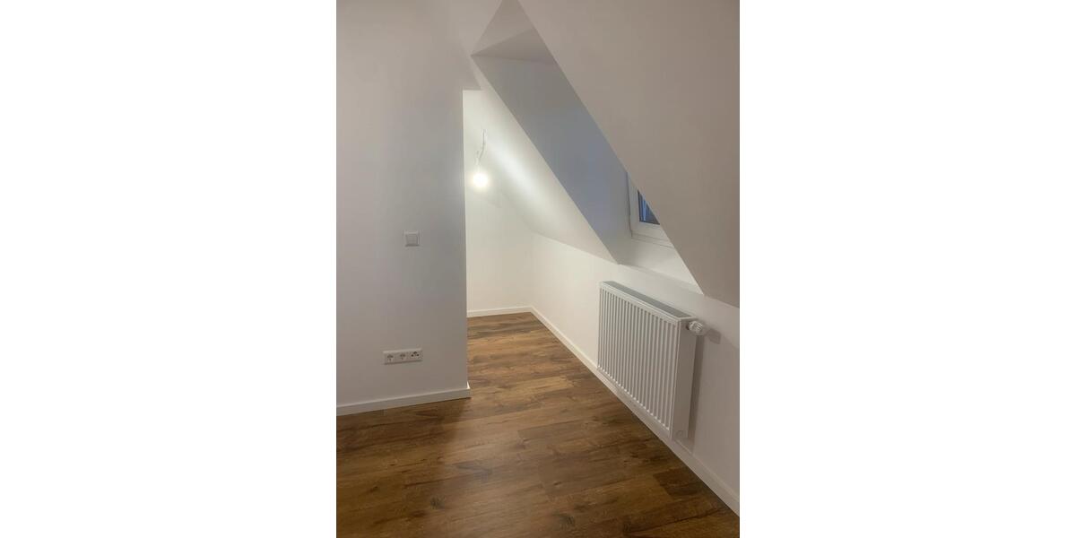Dachgeschoßwohnung Stuttgart Bad Cannstatt - 2 Zimmer, 55 m&sup2;, 850&euro; | Angebot:26612902