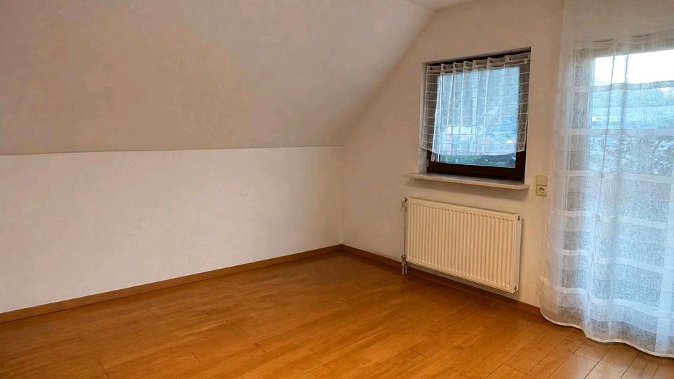 Dachgeschoßwohnung Homburg - 5 Zimmer, 112 m&sup2;, 800&euro; | Angebot:26426547