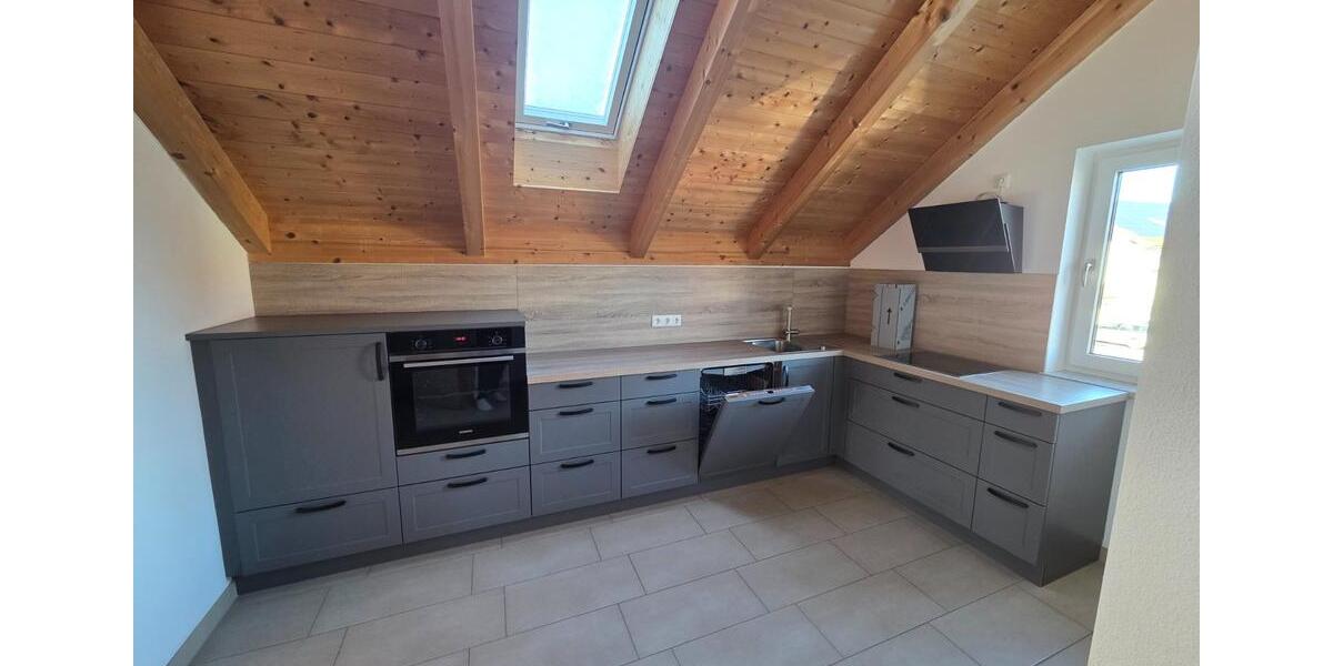 3 Zimmer - Dachgeschoss-Wohnung in Mettenheim-Hart 3 zimmer