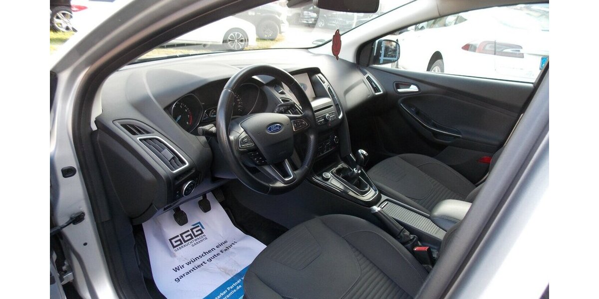 Ford Focus 1.5 Titanium Navi