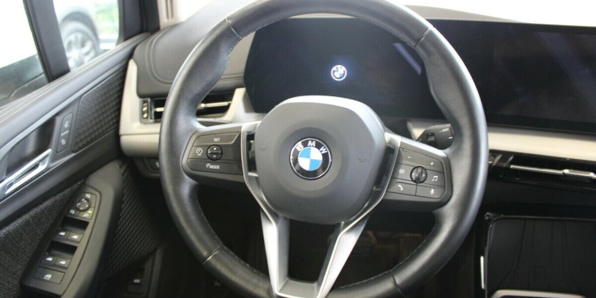 BMW 218 Active Tourer Aut. 32.270 km 25.980 &euro; Euskirchen 53881