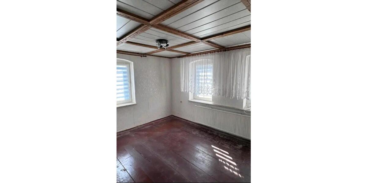 Einfamilienhaus Dorfhain - 8 Zimmer, 180 m&sup2;, 128.000&euro; | Angebot:26963032