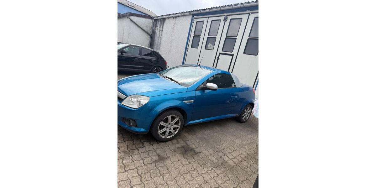 Opel Tigra 132.000 km 1.999 &euro; Pfedelbach 74629
