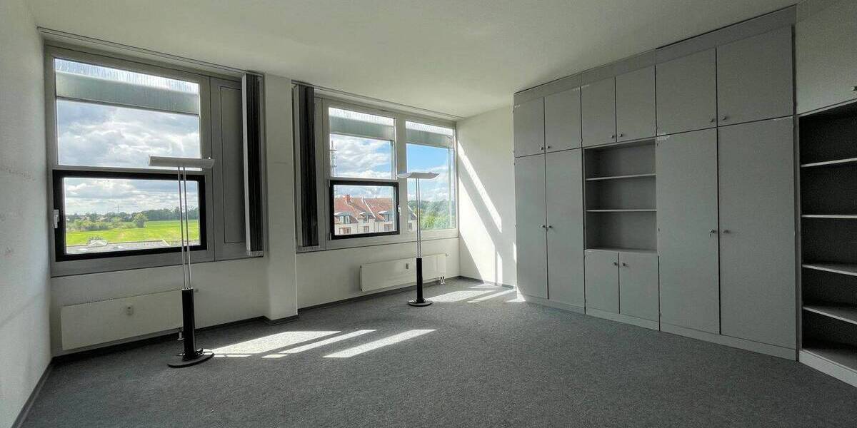 Gewerbeobjekt Schkeuditz Dölzig - 1 Zimmer, 500 m&sup2;, 4.500&euro; | Angebot:25997543