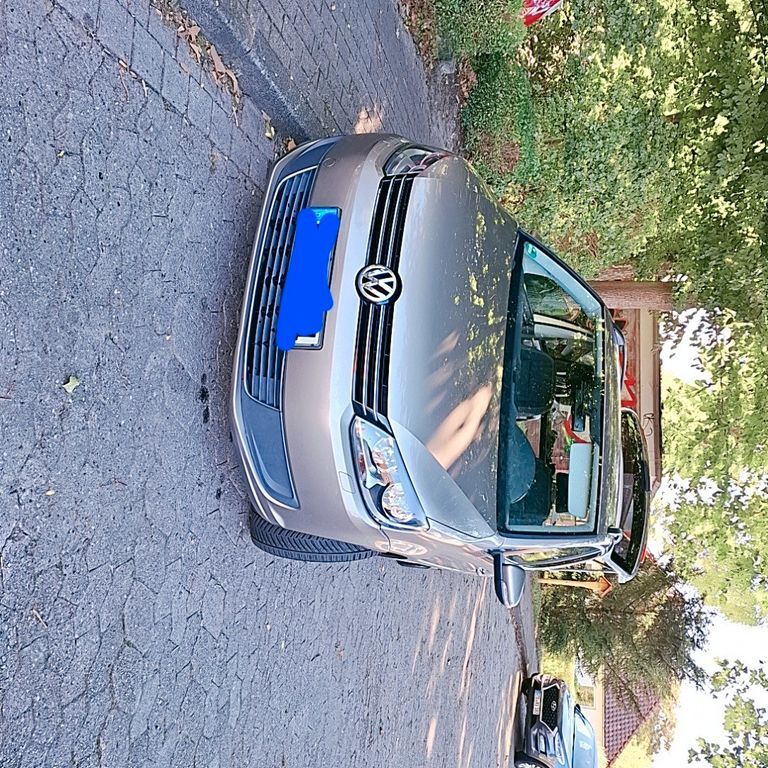 VW Touran 135.405 km 11.990 € Buxtehude 21614