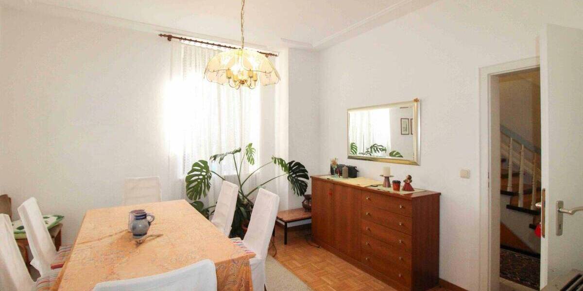 Reihenmittelhaus Trier Trier-Ost - 7 Zimmer, 142 m&sup2;, 275.000&euro; | Angebot:26307610