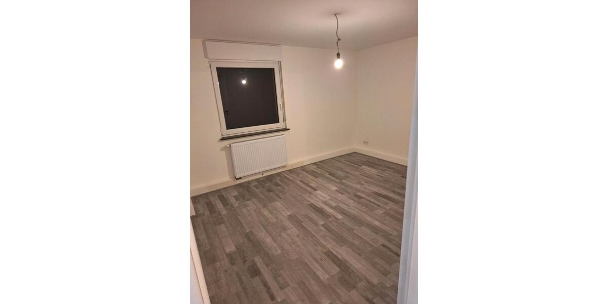 Einfamilienhaus Schiffweiler 3 Zimmer Küche und Bad + Garten 3 zimmer