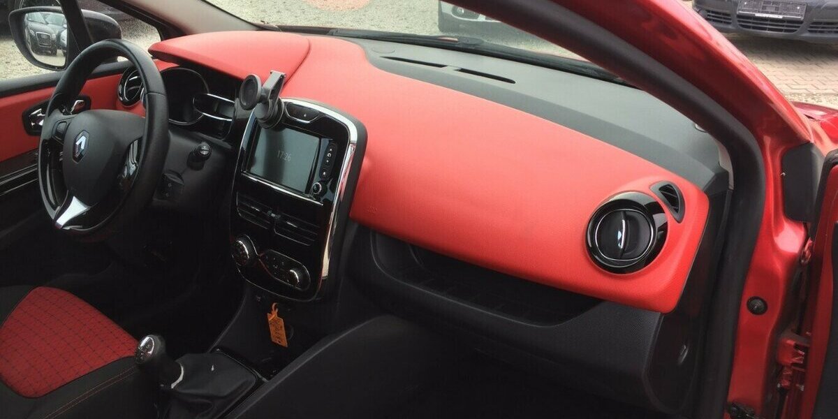Renault Clio Kombi,Nav,Klimaaut.,Sond. Mod.! Tüv 03/28! 163.000 km 5.400 &euro; Himmelkron 95502