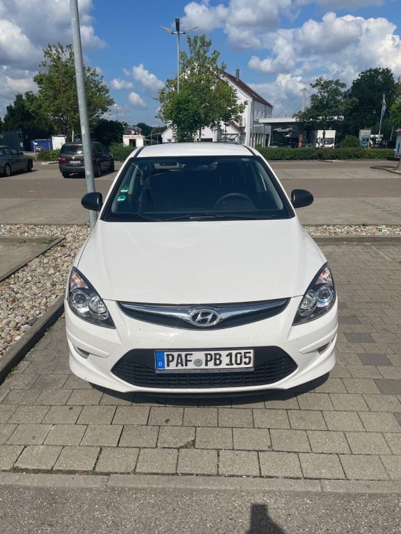 i30