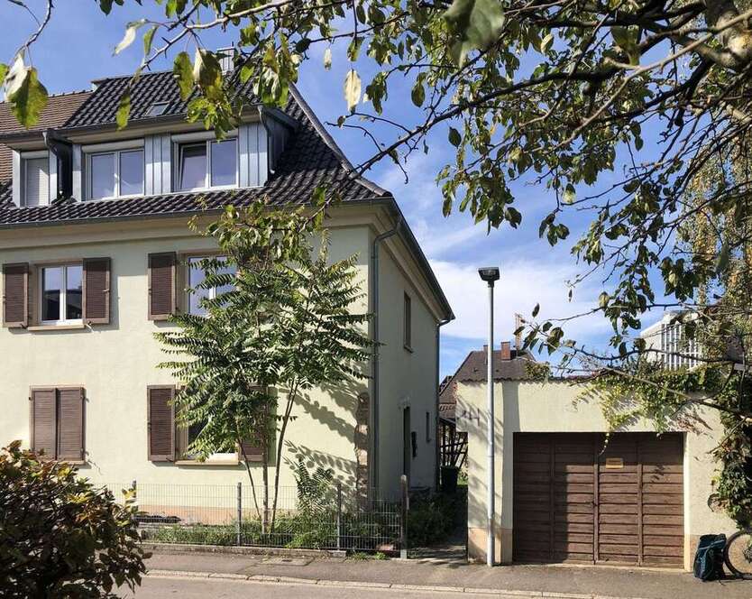 Haus zum Kaufen in Freiburg 860.000 € 220 m² 8.5 zimmer