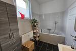m3448 moderne 2-3-Zimmer-City-Wohnung mit zwei Balkonen an der Fußgängerzone