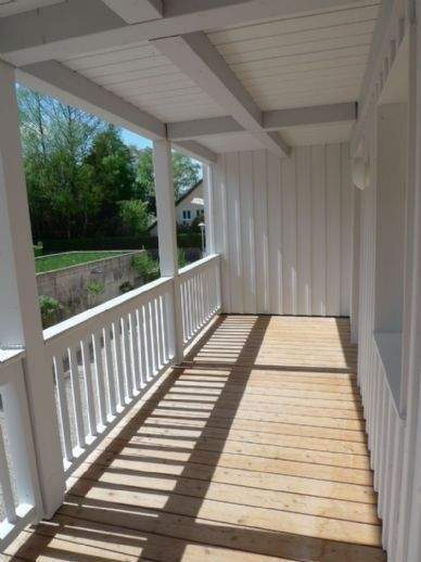 Neuwertige, moderne Wohnung mit Einbauküche und geräumiger Loggia 2 zimmer