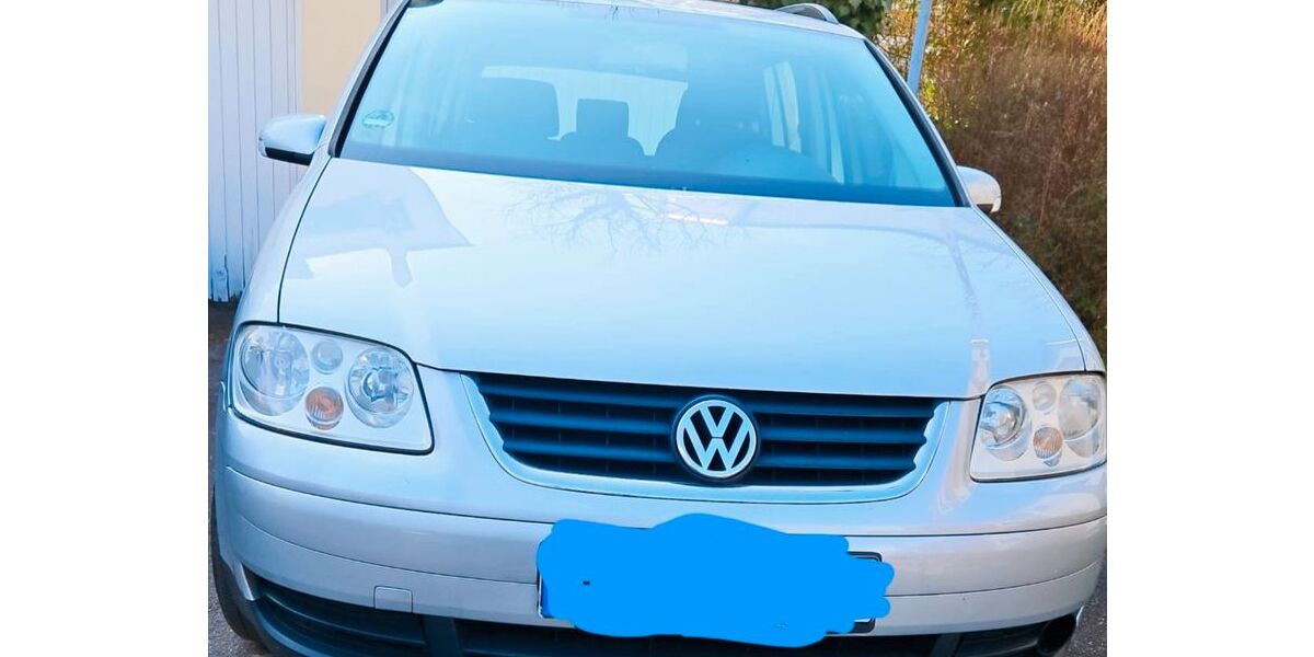 VW Touran 141.200 km 3.950 &euro; Gerlingen 70839