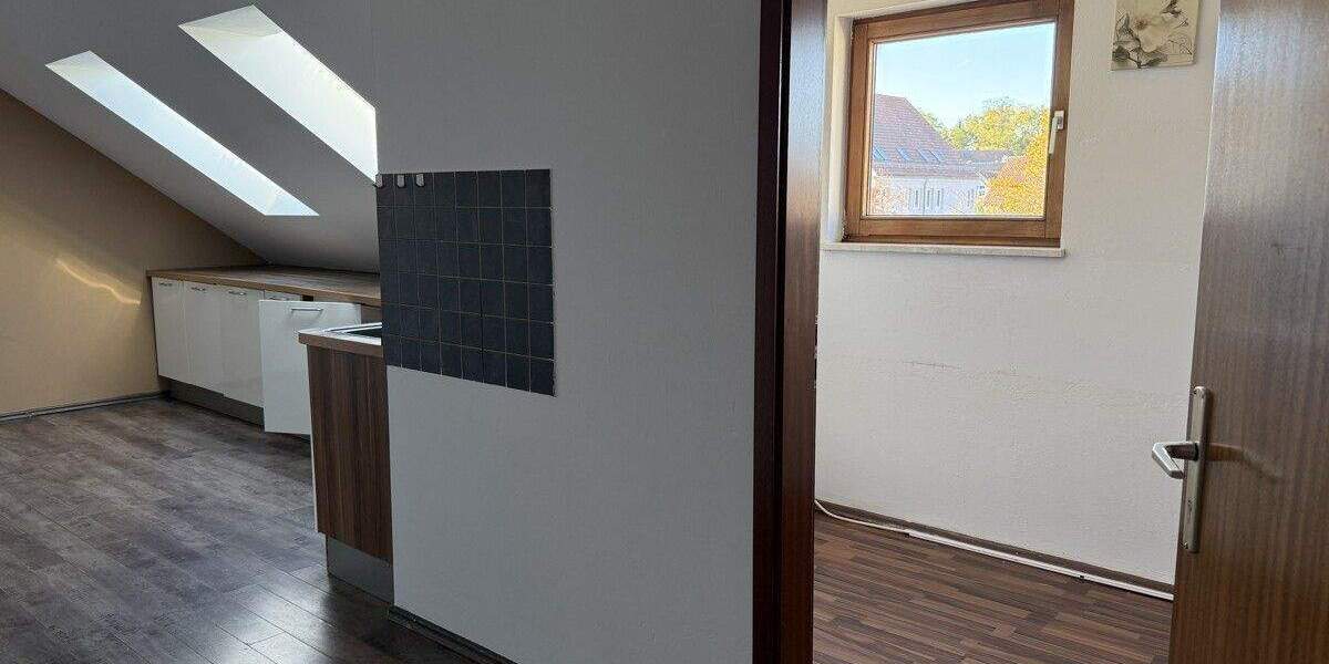 Etagenwohnung Nittendorf - 5 Zimmer, 112 m&sup2;, 299.000&euro; | Angebot:23972758