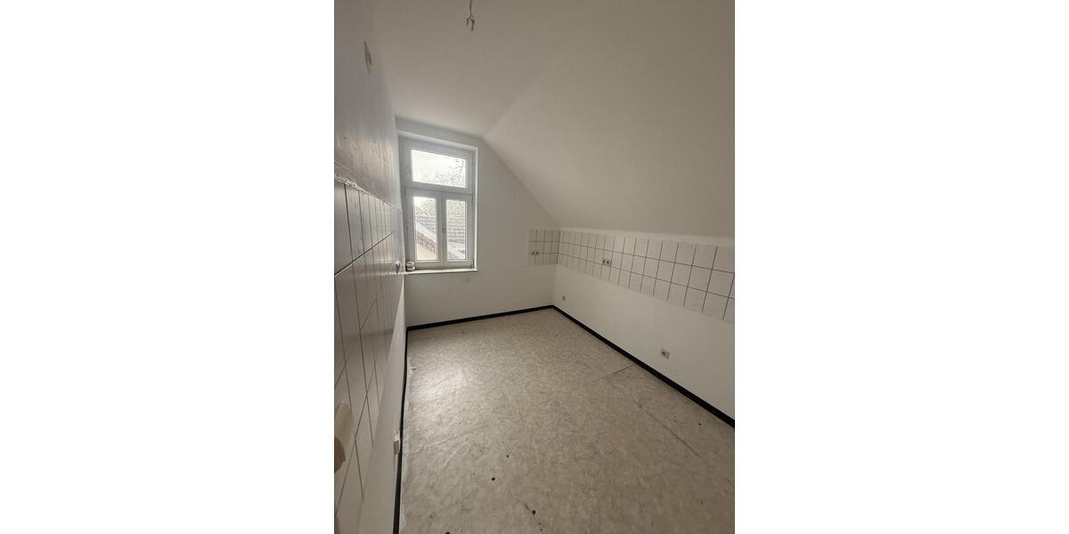 Dachgeschoßwohnung Duisburg Hamborn - 2.5 Zimmer, 53 m&sup2;, 281&euro; | Angebot:25524174