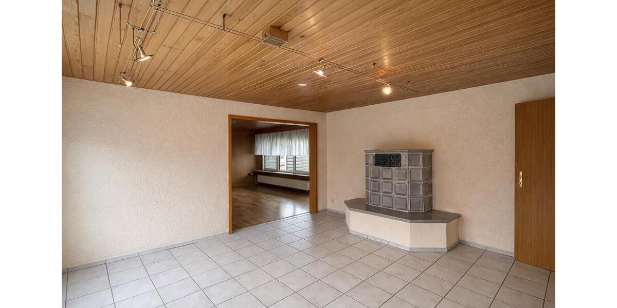 Bungalow Titisee-Neustadt Neustadt - 6 Zimmer, 175 m&sup2;, 420.000&euro; | Angebot:26239395