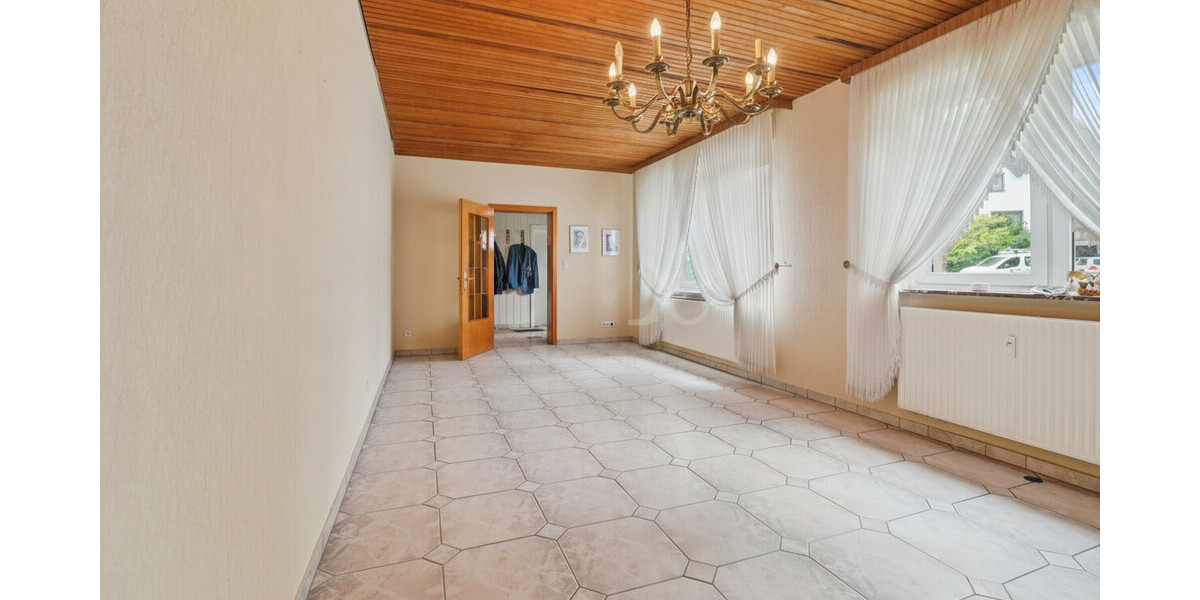 Altbau mit Potenzial – Sanierungsbedürftiges Zweifamilienhaus mit zwei separaten Wohneinheiten (WEG) - Zweifamilienhaus Rheine Rheine | Angebot:27180289
