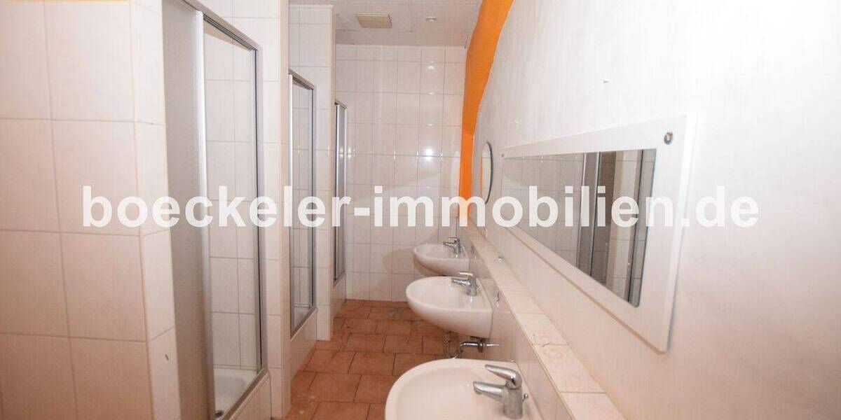 Zimmer Naumburg - 5 Zimmer, 170 m&sup2;, 765&euro; | Angebot:26276317