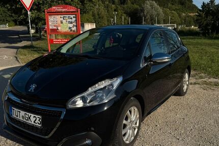 Peugeot 208 66.000 km 9.800 &euro; Fridingen an der donau 78567