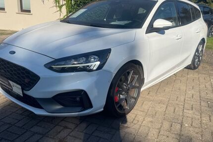 Ford Focus 92.400 km 22.190 &euro; Stadtilm OT Dienstedt 99326