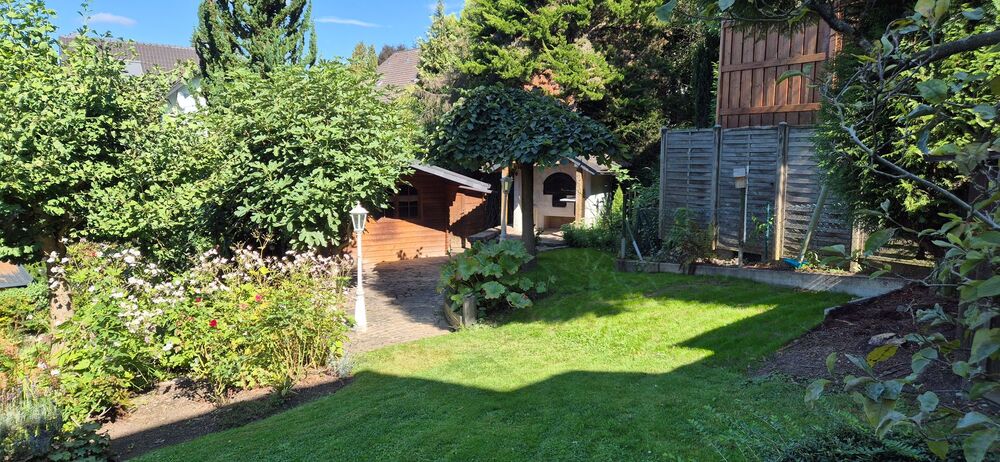 Großzügiges Einfamilienhaus mit Einliegerwohnung und traumhaftem Garten - Einfamilienhaus Leverkusen Bergisch Neukirchen | Angebot:27204833