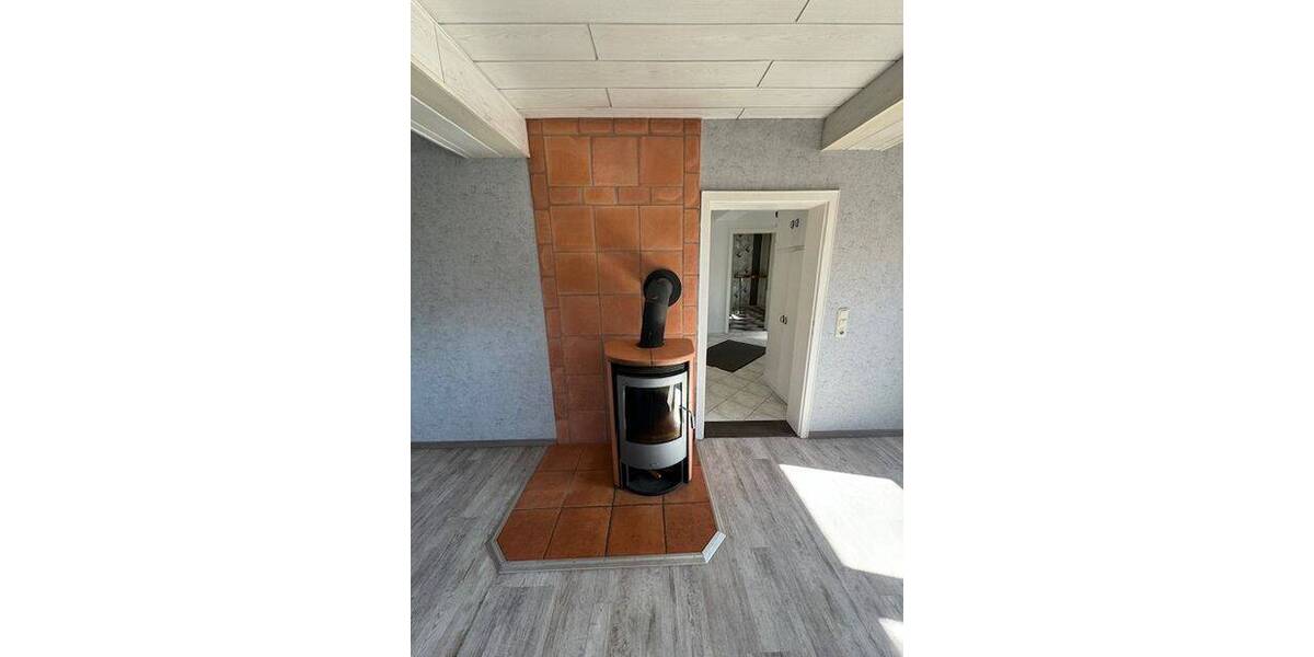 Einfamilienhaus Eschwege Oberhone - 6 Zimmer, 167 m&sup2;, 2.200&euro; | Angebot:25683323