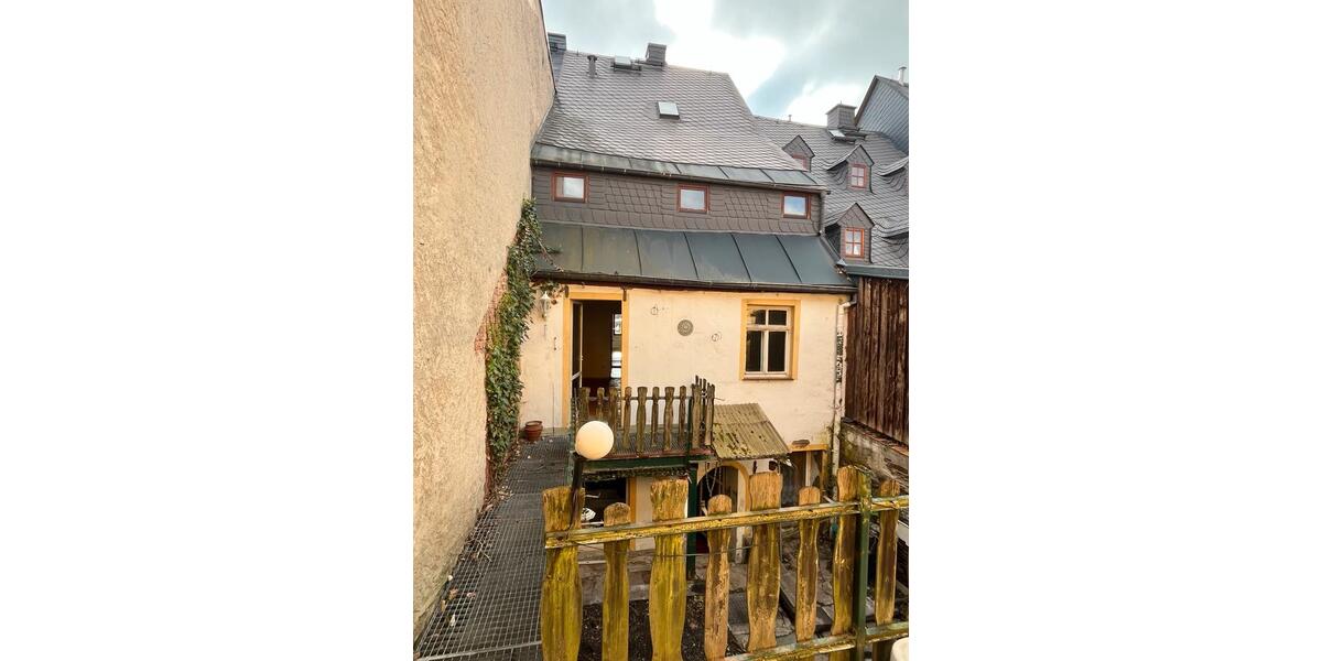 Reihenhaus Wolkenstein - 8 Zimmer, 200 m&sup2;, 78.000&euro; | Angebot:26517544