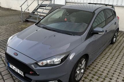 Ford Focus 132.000 km 15.000 &euro; Rüsselsheim Am Main 65428