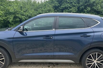 Hyundai TUCSON 144.000 km 15.900 &euro; Lauingen 89415