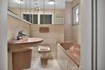 Gepflegtes 3-Familienhaus in begehrter Wohnlage mit vielseitigen Nutzungsmöglichkeiten - Mehrfamilienhaus, Wohnhaus Stuttgart Zuffenhausen | Angebot:27083597