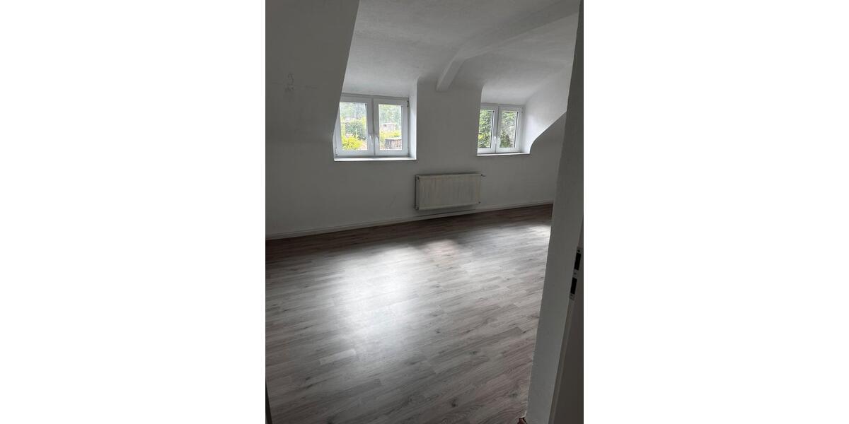Dachgeschoßwohnung Neunkirchen Heinitz - 3 Zimmer, 90 m&sup2;, 650&euro; | Angebot:26413145