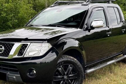Nissan Navara 182.407 km 13.500 &euro; Coburg 96450