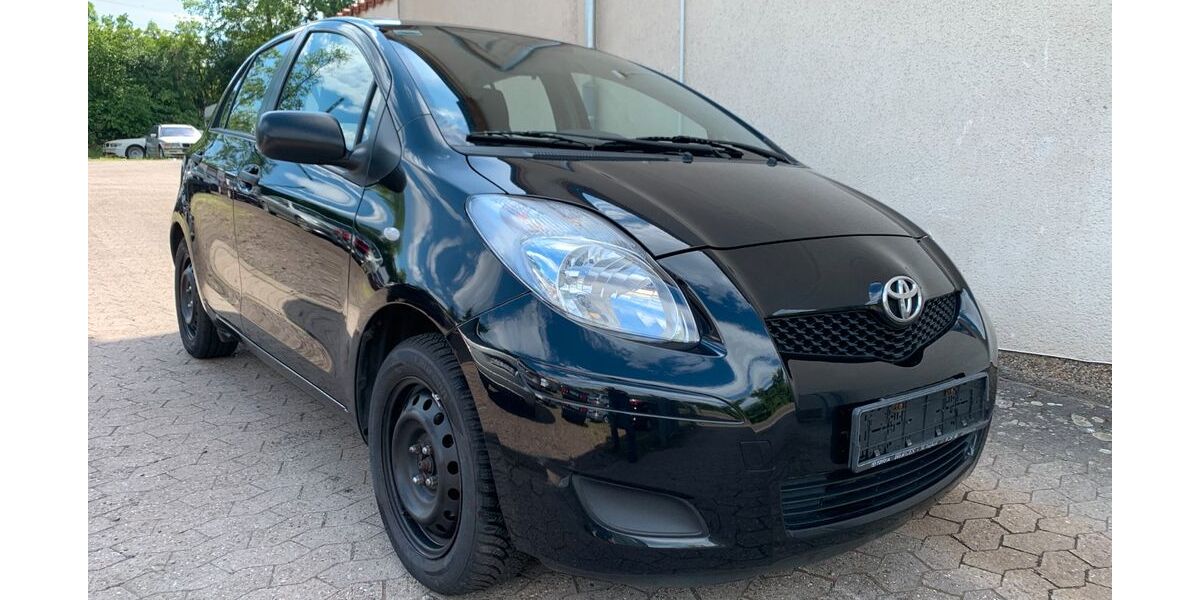 Toyota Yaris 147.000 km 3.200 &euro; Völklingen 66333