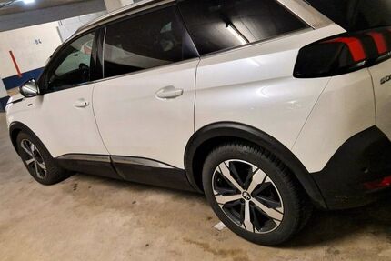 Peugeot 5008 168.600 km 19.400 € München 81475